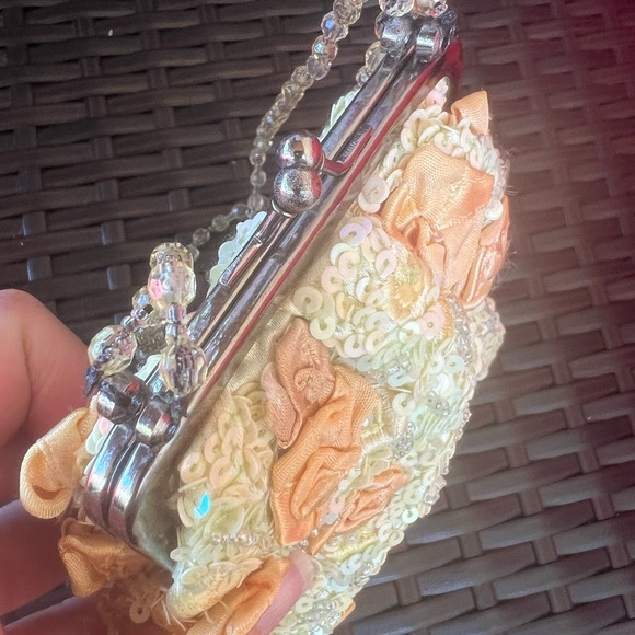 Clutch Purse with Sequins, Cloth Roses and Beaded Handles Prom, Wedding, Formal - Picture 6 of 9